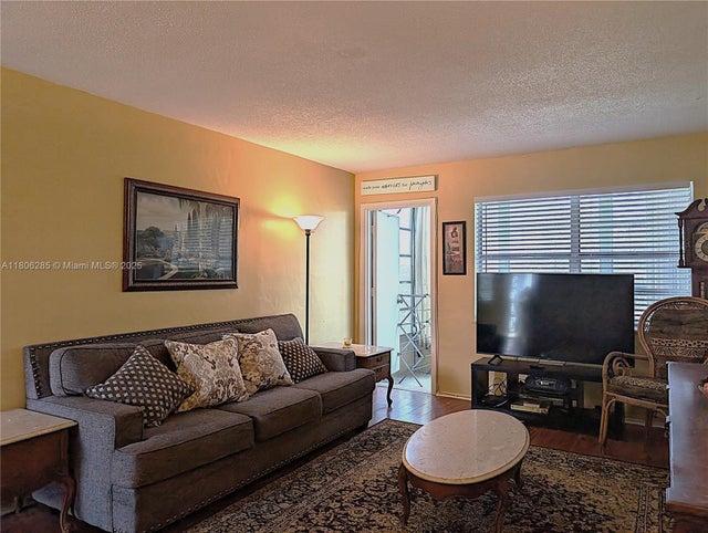 4 of 51 - 1280 Nw 43rd Ave 205, Lauderhill, FL