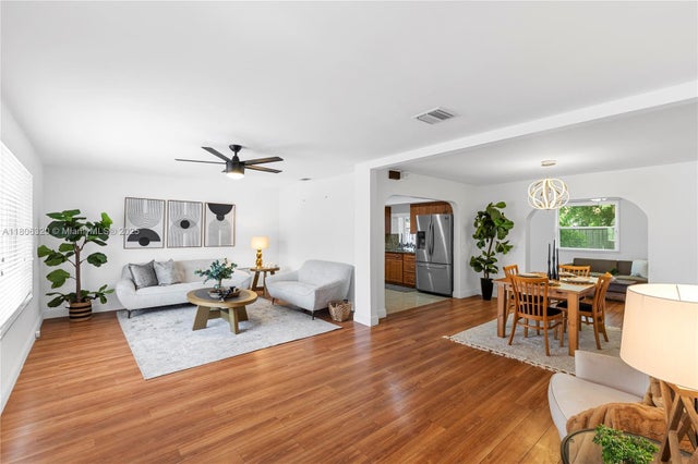 2 of 46 - 5861 Nw 18th Ct, Sunrise, FL