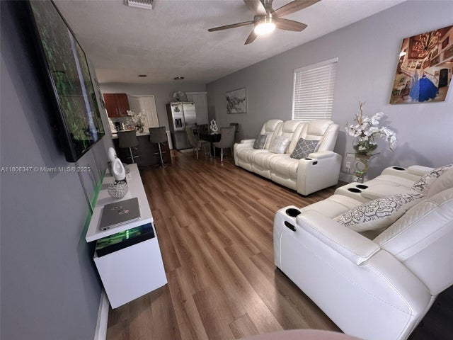 4 of 11 - 100 Ne 171st Ter, Miami, FL
