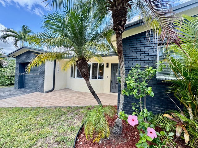 2 of 31 - 1415 Coolidge St, Hollywood, FL