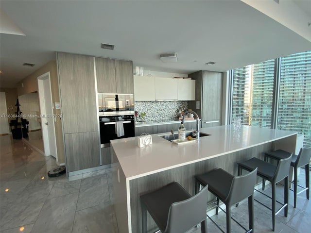 5 of 19 - 2900 Ne 7th Ave 2102, Miami, FL