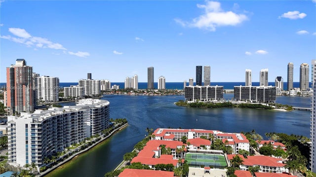 2 of 65 - 3250 Ne 188th St 203, Aventura, FL