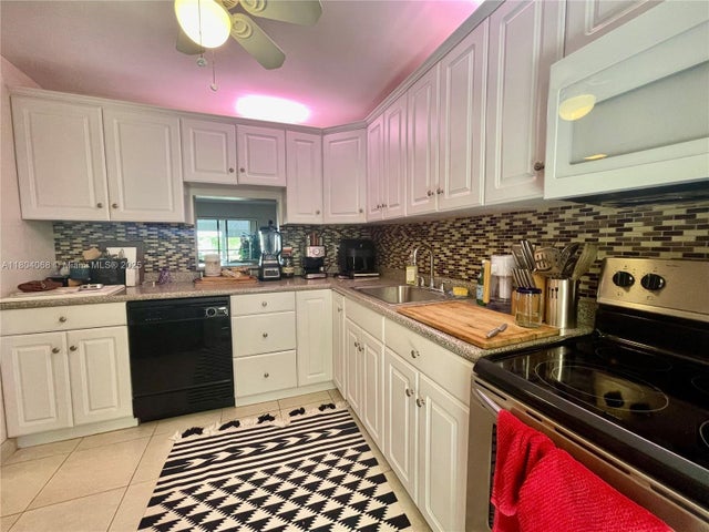 2 of 34 - 2312 S Cypress Bend Dr 410, Pompano Beach, FL