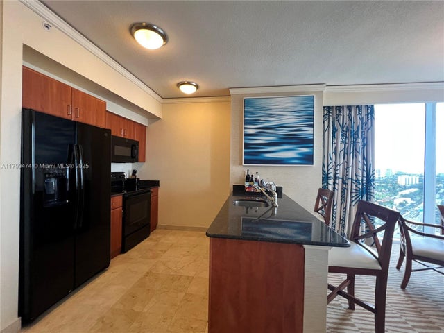 4 of 26 - 18001 Collins Ave 2605, Sunny Isles Beach, FL