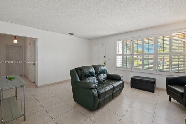 5 of 34 - 771 Swan Ave, Miami Springs, FL