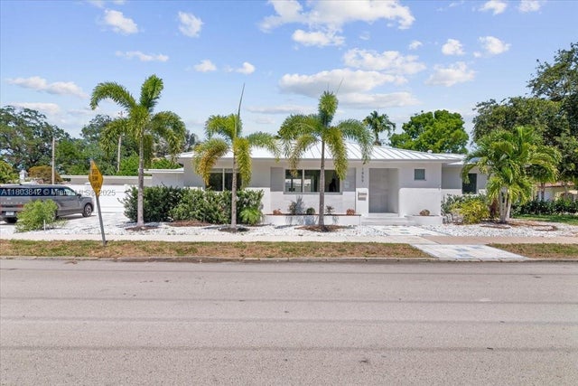 1 of 27 - 1459 Jefferson St, Hollywood, FL