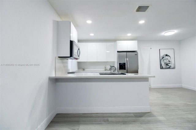 3 of 21 - 5510 Nw 30th Ave, Miami, FL