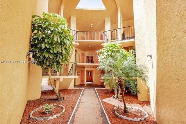 4 of 23 - 4334 Nw 9th Ave 7-2f, Deerfield Beach, FL