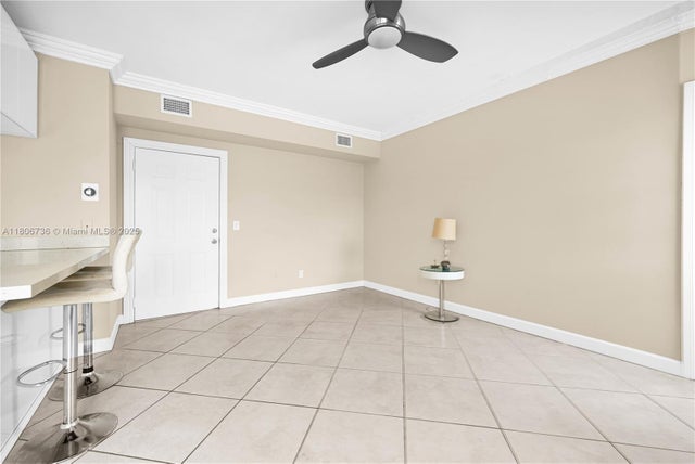 4 of 22 - 1559 Michigan Ave 303, Miami Beach, FL