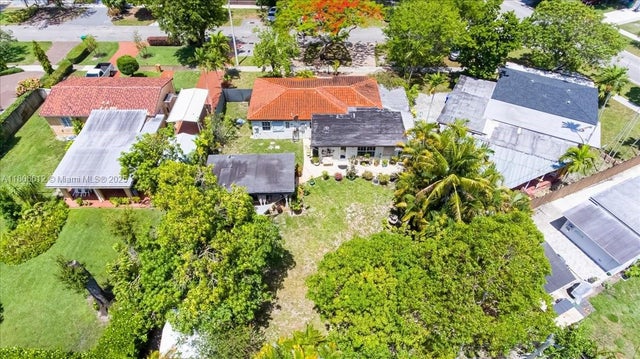 4 of 27 - 341 Nw 63rd Ct, Miami, FL