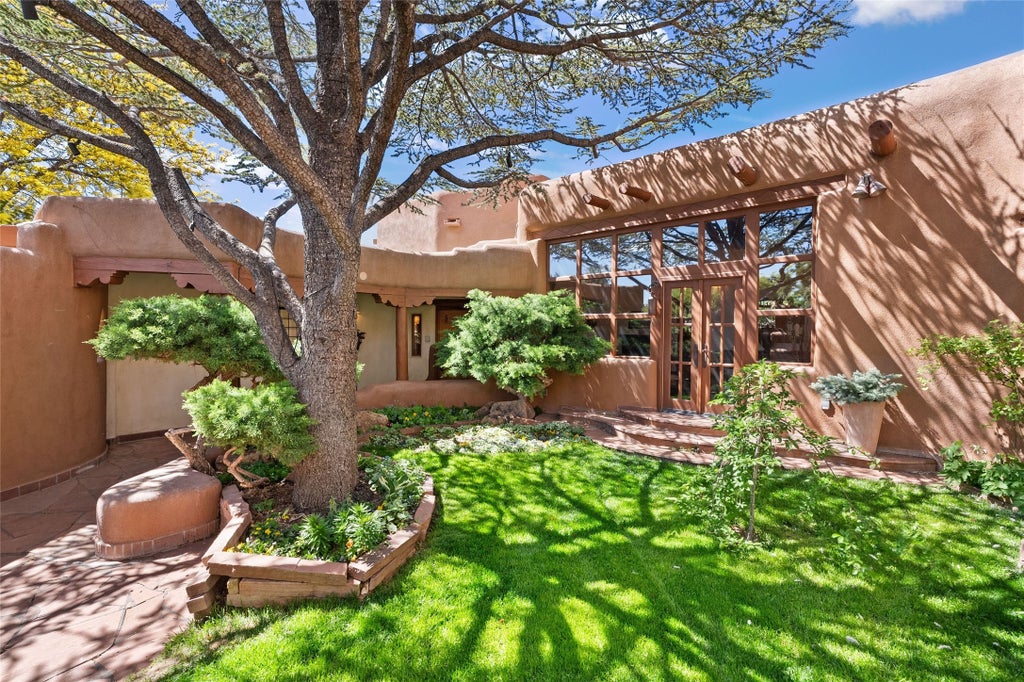 17 Tano West, Santa Fe