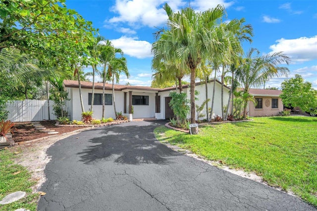 2 of 40 - 11310 Nw 35th St, Sunrise, FL