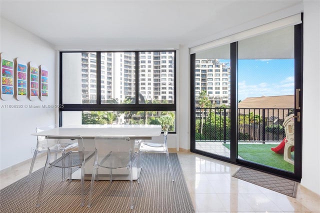 4 of 35 - 520 Brickell Key Dr A604, Miami, FL