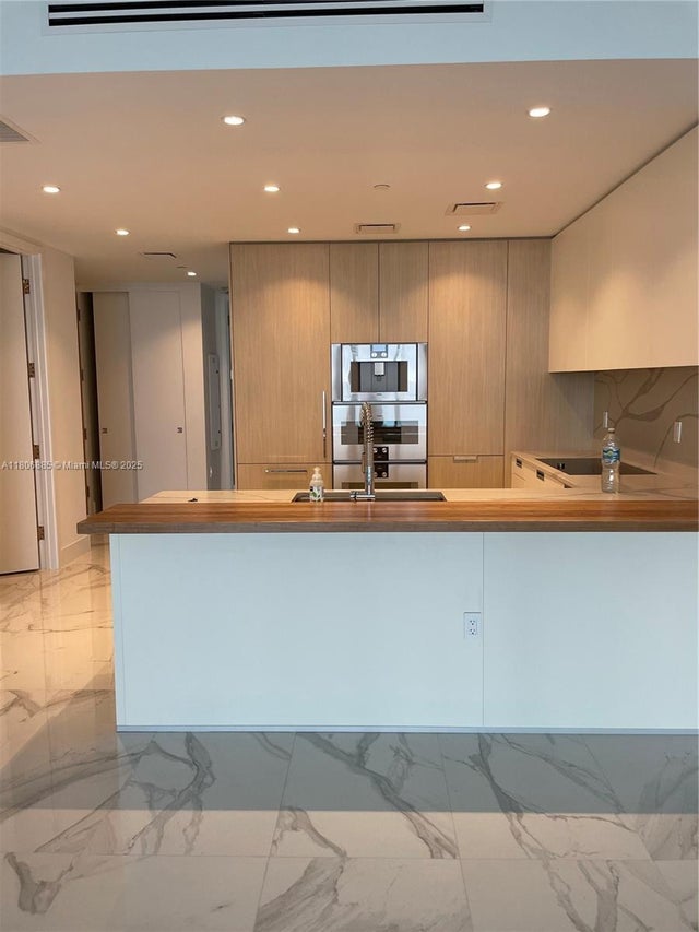 5 of 40 - 15701 Collins Ave 1603, Sunny Isles Beach, FL