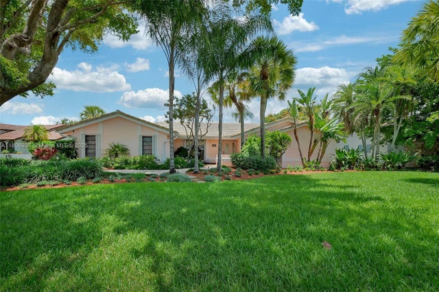 1 of 46 - 9620 E Calusa Club Dr, Miami, FL