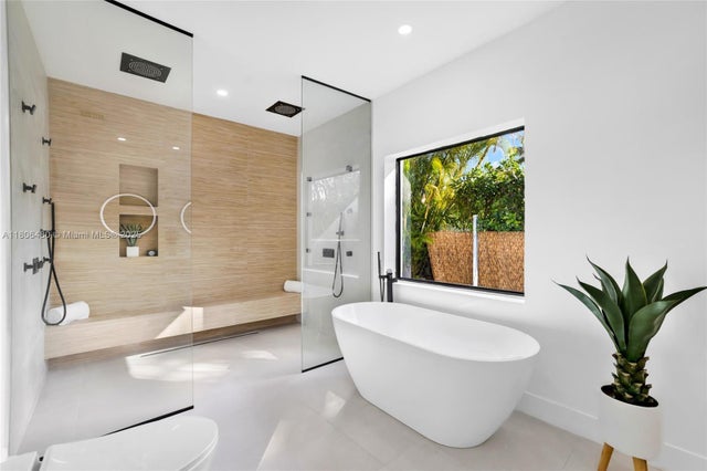 210 Ne 107th St, Miami Shores