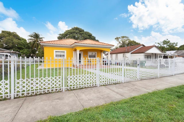 1 of 16 - 2757 Nw 29th St, Miami, FL