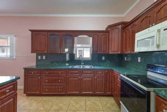 4 of 16 - 2757 Nw 29th St, Miami, FL