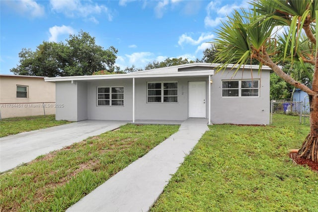 1 of 26 - 272 Nw 30th Ter, Fort Lauderdale, FL