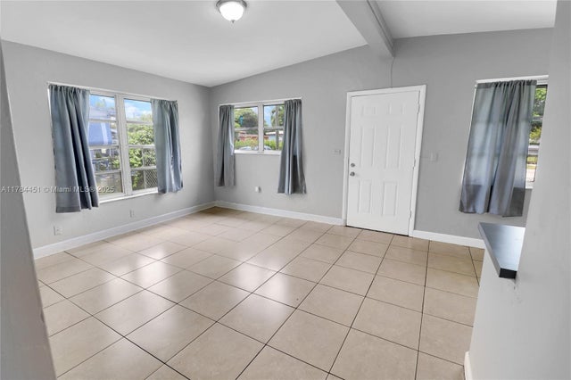 3 of 26 - 272 Nw 30th Ter, Fort Lauderdale, FL