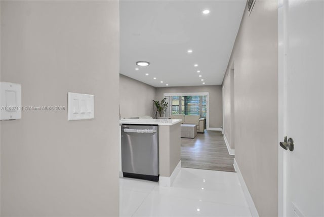 1 of 27 - 100 Ashbury Rd 103, Hollywood, FL