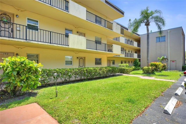 3 of 27 - 100 Ashbury Rd 103, Hollywood, FL
