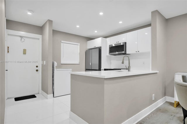 4 of 27 - 100 Ashbury Rd 103, Hollywood, FL