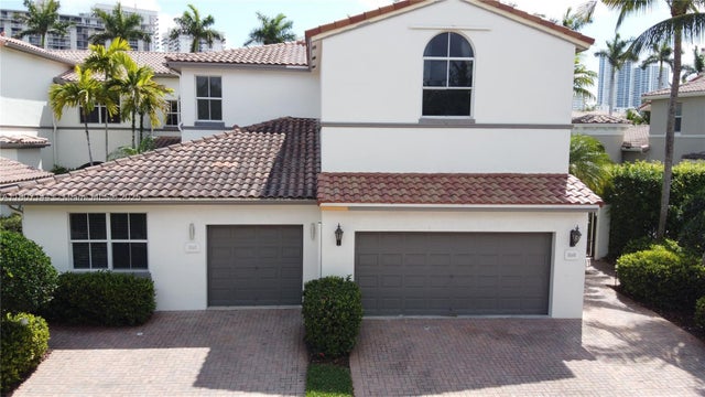 1 of 39 - 826 E Spinnaker Dr E, Hollywood, FL