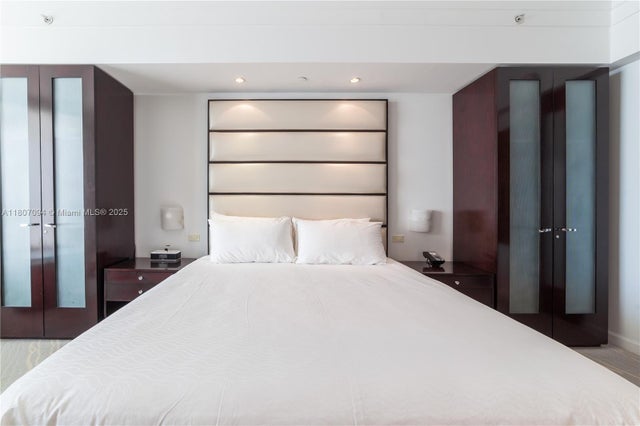 3 of 21 - 4391 Collins Ave 1914, Miami Beach, FL