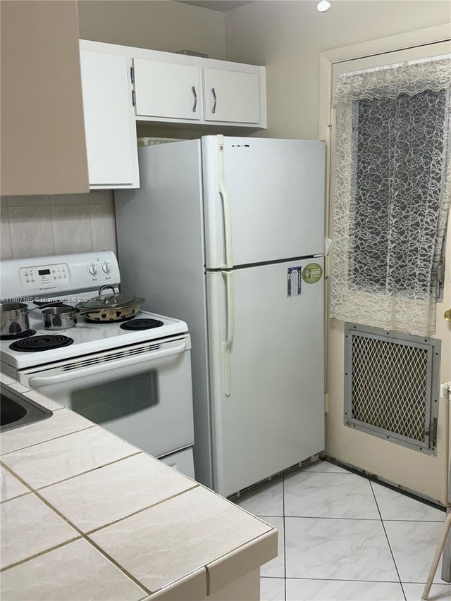 4 of 14 - 1395 Ne 167th St 203, Miami, FL