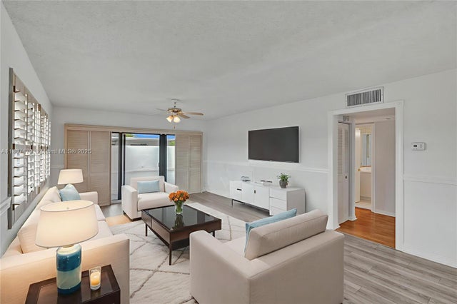 1 of 19 - 2924 Day Ave Ph4n, Coconut Grove, FL