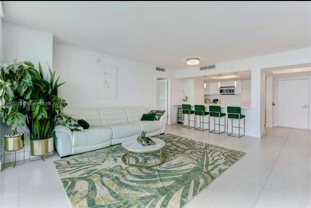 3 of 47 - 1800 N Bayshore Dr 3707, Miami, FL