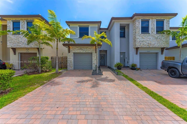 1 of 32 - 25565 Sw 109th Ave, Homestead, FL