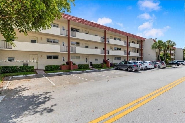 5 of 25 - 9220 S Hollybrook Lake Dr 208, Pembroke Pines, FL