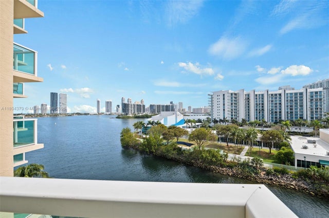 4 of 31 - 3330 Ne 190th St 717, Aventura, FL
