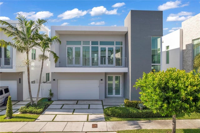 1 of 43 - 10553 Nw 67th Ter, Doral, FL