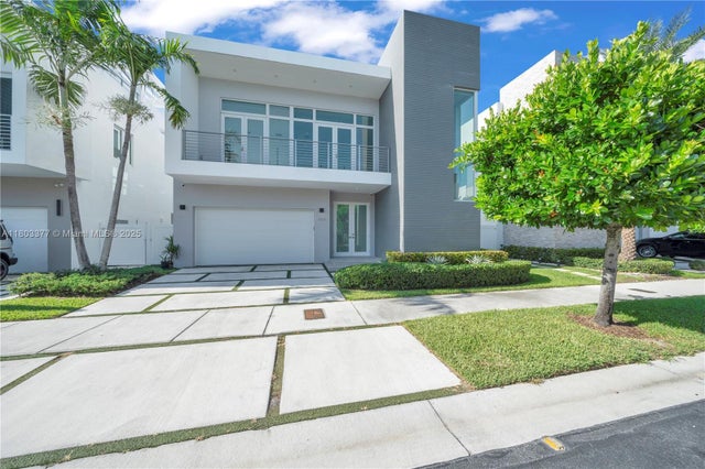 2 of 43 - 10553 Nw 67th Ter, Doral, FL