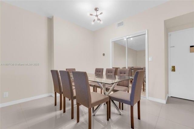 2 of 35 - 4400 Hillcrest Dr 107a, Hollywood, FL