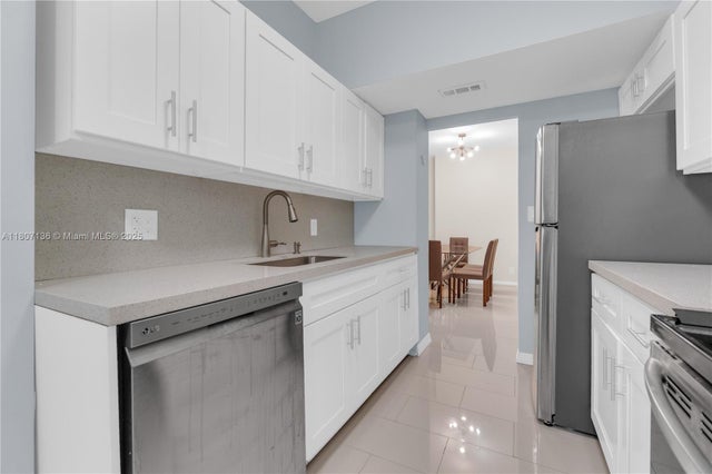 3 of 35 - 4400 Hillcrest Dr 107a, Hollywood, FL