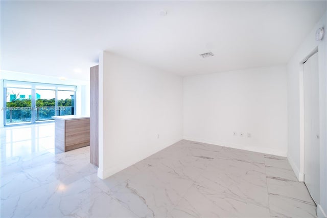 5 of 37 - 16385 Biscayne Blvd 417, North Miami Beach, FL