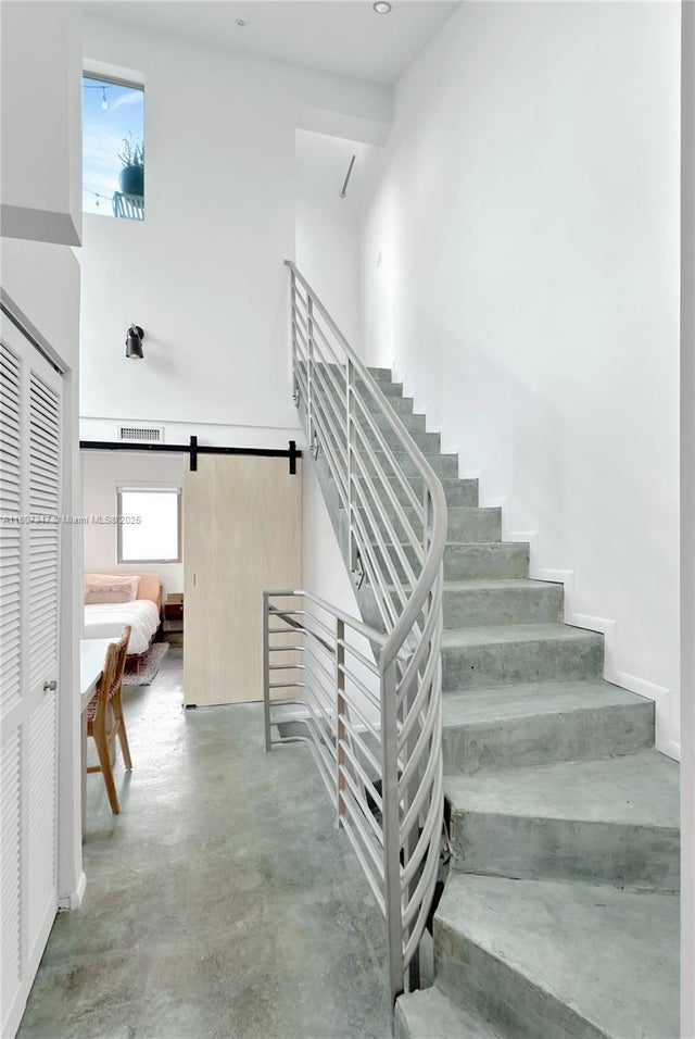 2 of 33 - 734 Michigan Ave 7, Miami Beach, FL
