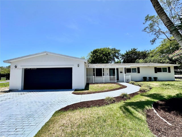 1 of 73 - 8890 Sw 155th Ter, Palmetto Bay, FL