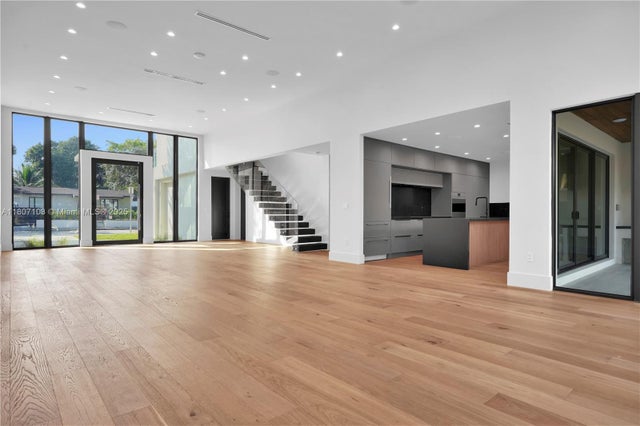 5 of 45 - 63 Nw 47th Ter, Miami, FL