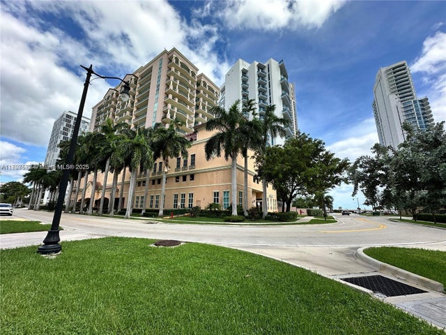 1 of 19 - 17555 Atlantic Blvd 702, Sunny Isles Beach, FL