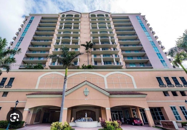 2 of 19 - 17555 Atlantic Blvd 702, Sunny Isles Beach, FL