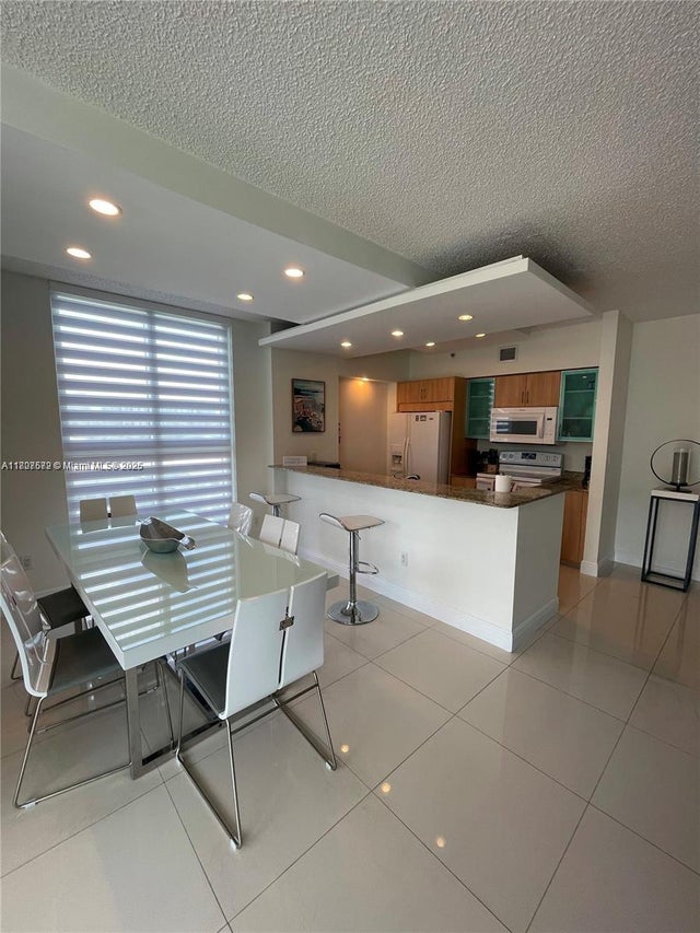 4 of 19 - 17555 Atlantic Blvd 702, Sunny Isles Beach, FL