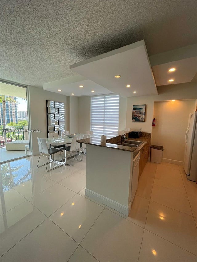 5 of 19 - 17555 Atlantic Blvd 702, Sunny Isles Beach, FL