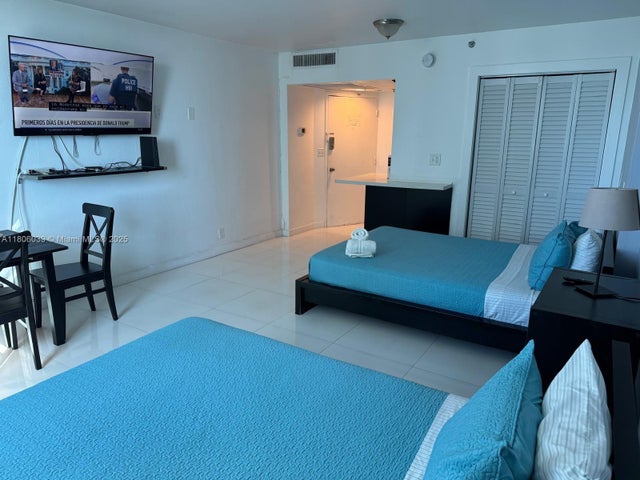 4 of 8 - 5445 Collins Ave 915, Miami Beach, FL