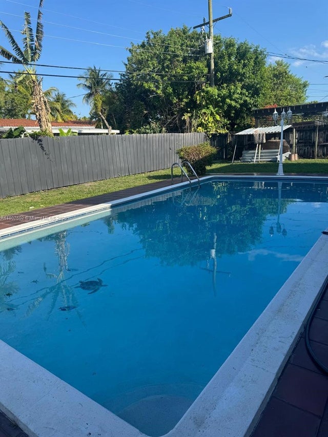 2 of 2 - 1735 Sw 97th Pl, Miami, FL