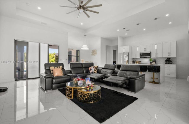 4 of 27 - 2522 Nw 15th Pl, Cape Coral, FL